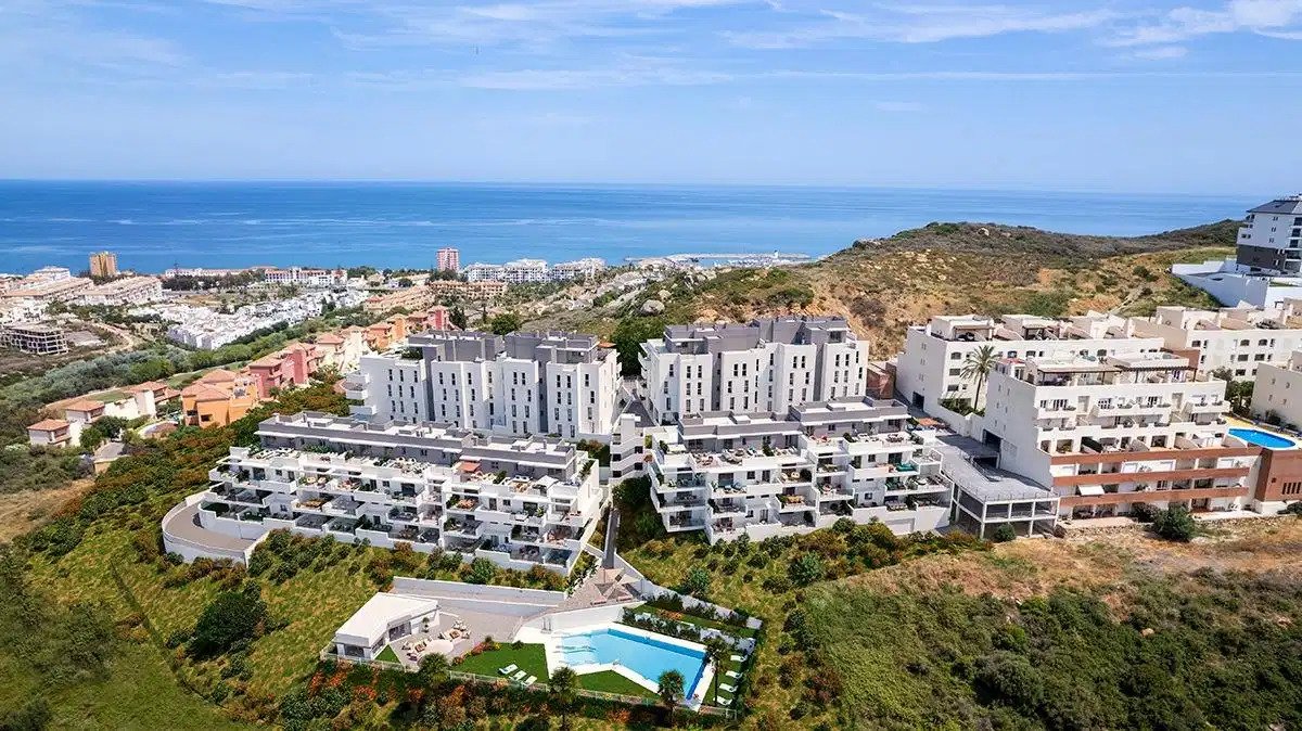 2-Zimmer, 2-Bad Penthouse mit großzügiger Terrasse und Golfblick in La Duquesa, Manilva