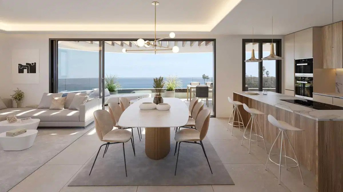 3-Zimmer-Wohnung im Erdgeschoss mit 2 Badezimmern, privatem Garten und Pool, Meerblick