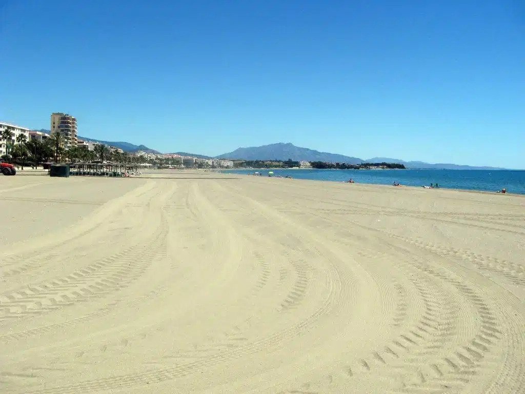 2-Zimmer, 2-Bad-Wohnung in Estepona mit großzügigen Terrassen und modernen Annehmlichkeiten
