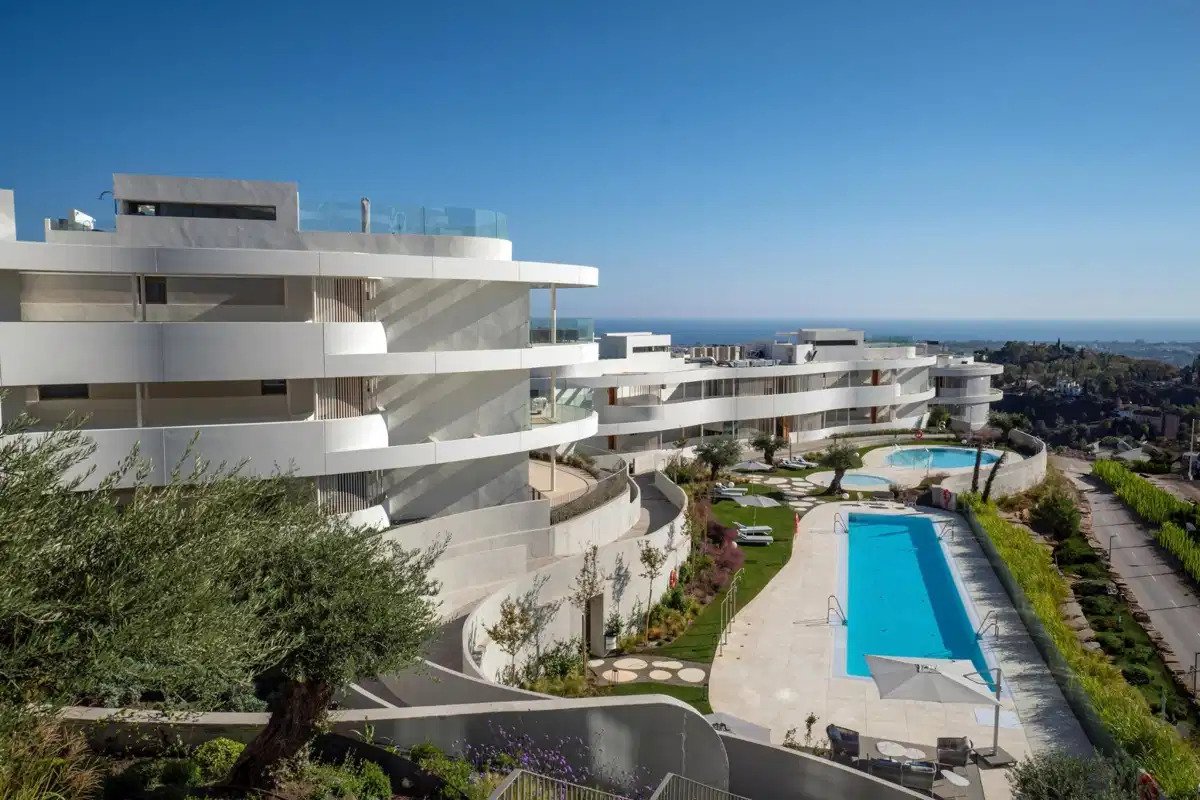 3-Zimmer, 2-Bad-Wohnung mit Meer- und Bergblick in Marbella-Benahavís Hills