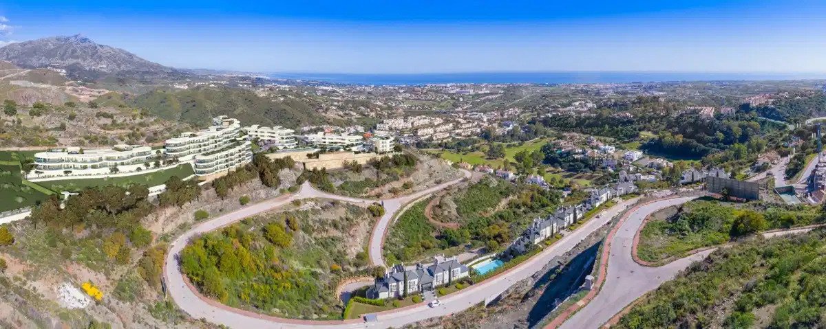 3-Zimmer, 2-Bad-Wohnung mit Meer- und Bergblick in Marbella-Benahavís Hills