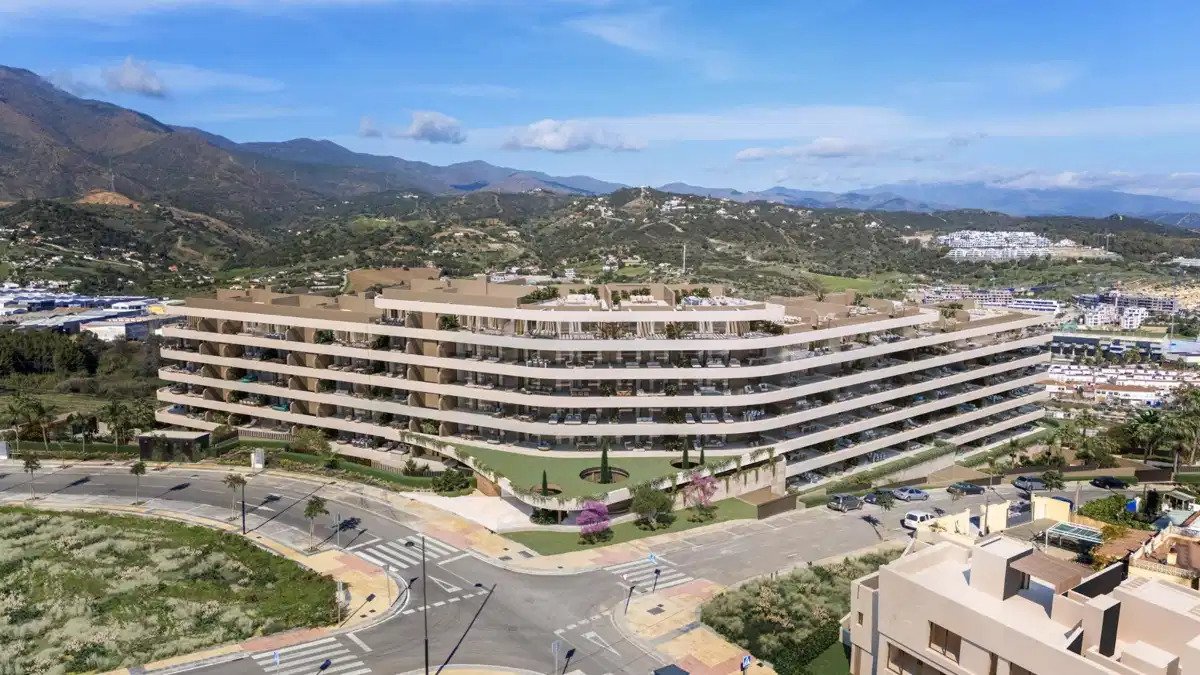 2-Zimmer, 2-Bad Erdgeschosswohnung mit Resort-Annehmlichkeiten und Meerblick in Estepona