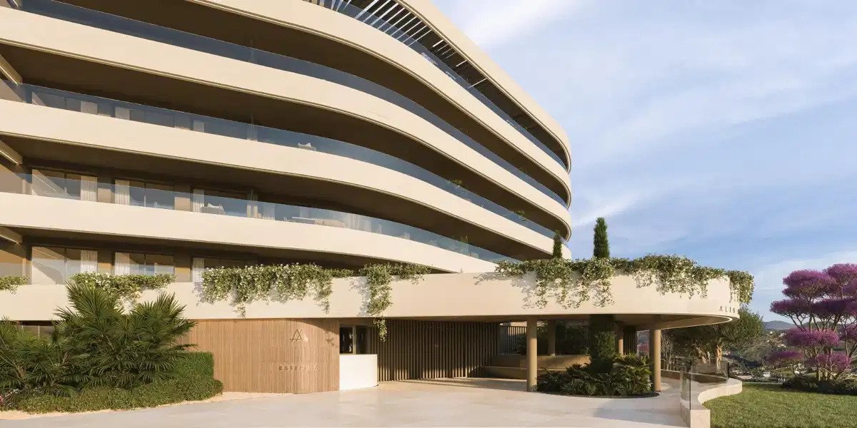2-Zimmer, 2-Bad Erdgeschosswohnung mit Resort-Annehmlichkeiten und Meerblick in Estepona