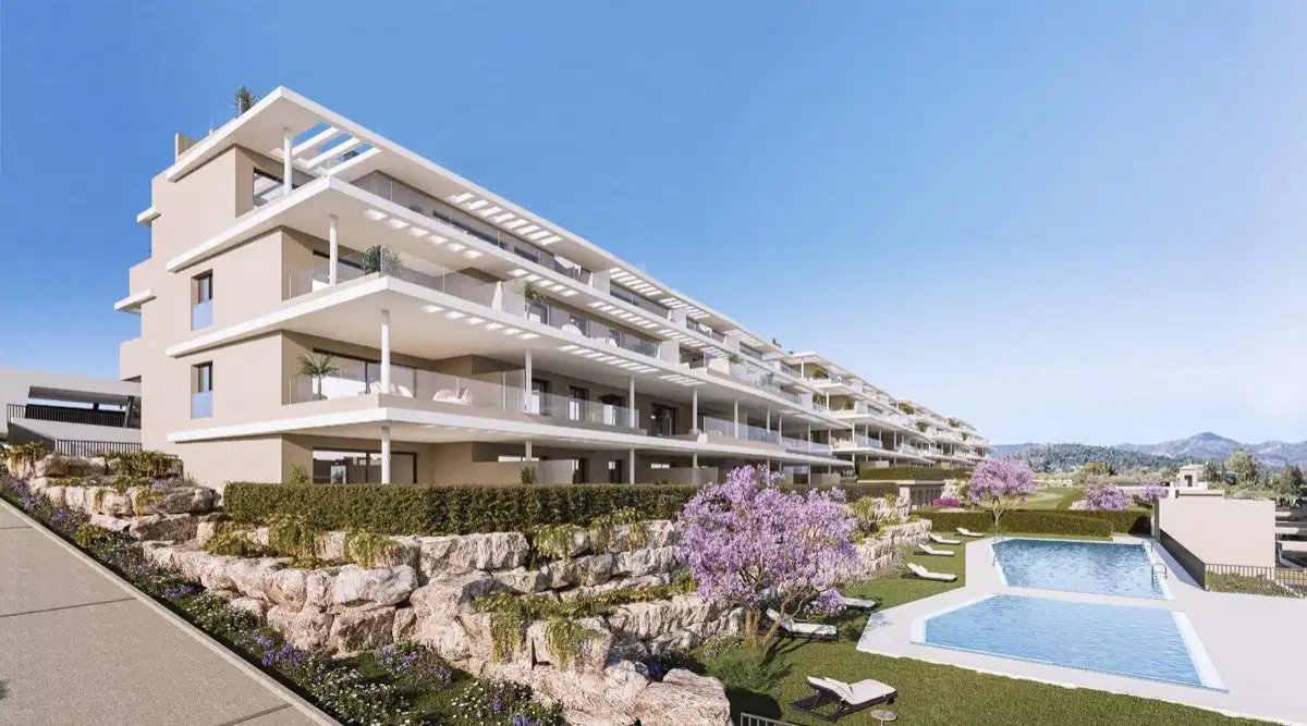 3-Zimmer, 2-Bad Wohnung im Erdgeschoss mit Terrasse und Garten in Estepona