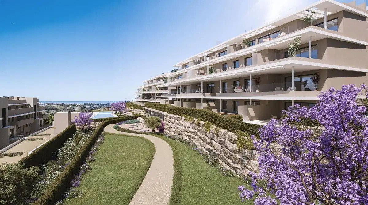 3-Zimmer, 2-Bad Wohnung im Erdgeschoss mit Terrasse und Garten in Estepona