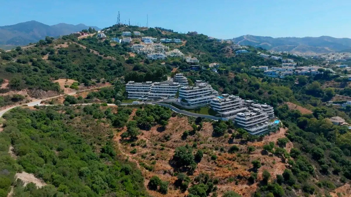 3-Zimmer, 2-Bad-Wohnung mit Panoramablick in Altos de Los Monteros, Marbella
