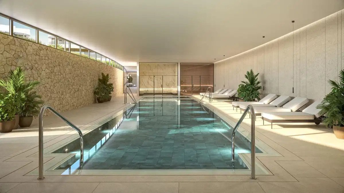 3-Zimmer, 2-Bad-Penthouse in Atalaya Golf mit Panoramablick und luxuriösen Annehmlichkeiten