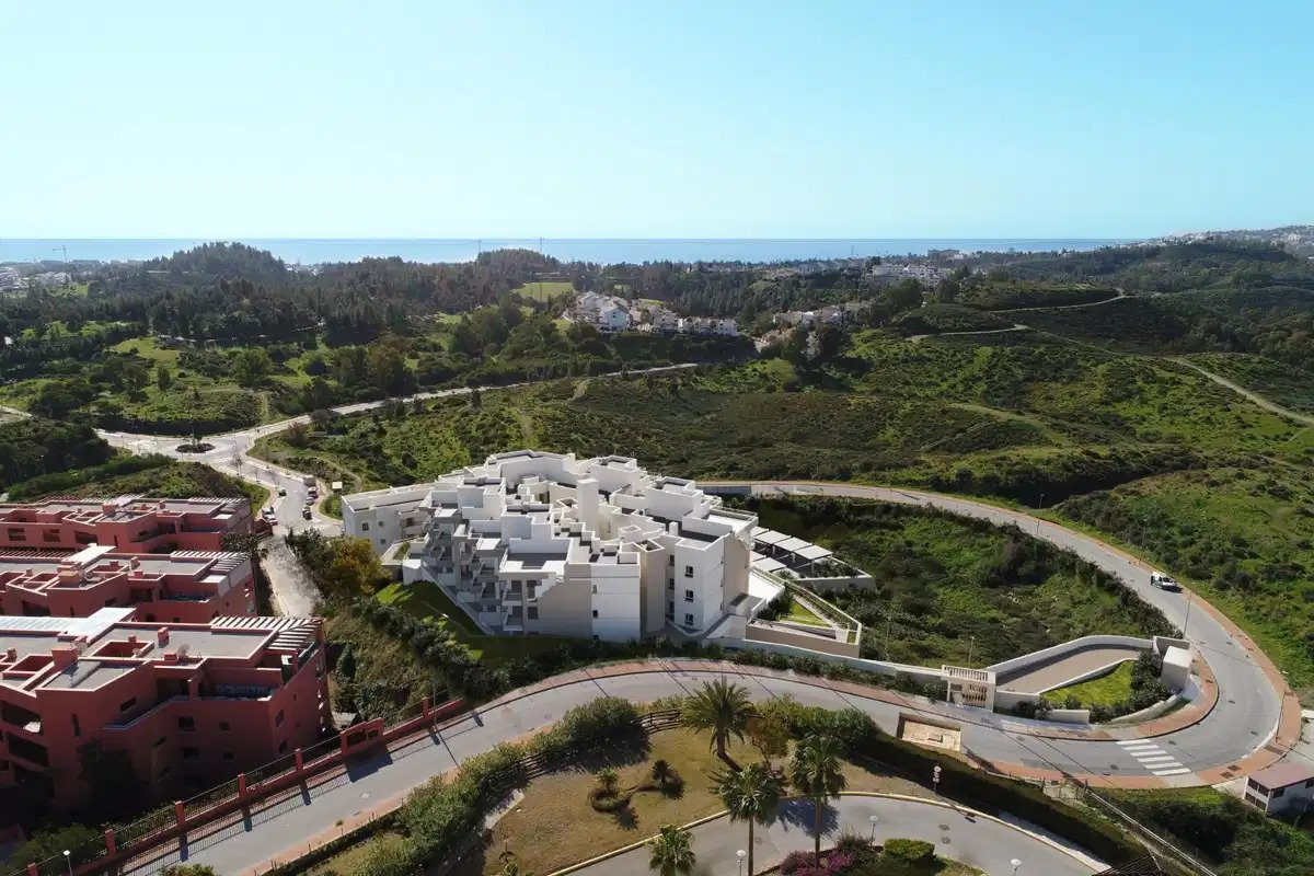 3-Zimmer, 2-Bad Sea View Penthouse in Mijas – Modernes Wohnen mit Terrasse und Annehmlichkeiten
