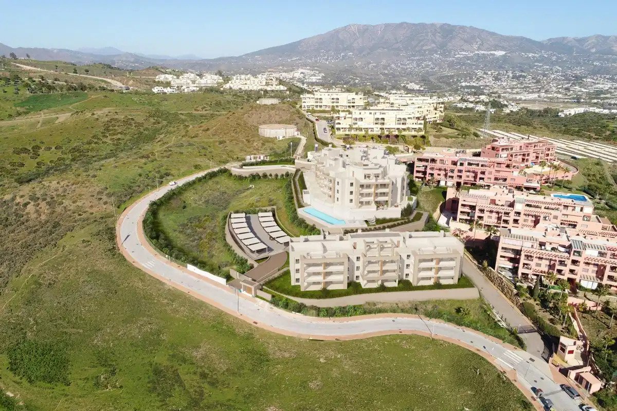 3-Zimmer, 2-Bad Sea View Penthouse in Mijas – Modernes Wohnen mit Terrasse und Annehmlichkeiten