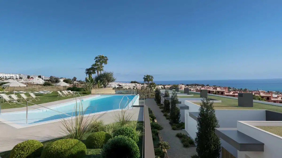3-Zimmer-Reihenhaus mit 2 Badezimmern, Panoramablick auf das Meer und Resort-Annehmlichkeiten in Manilva