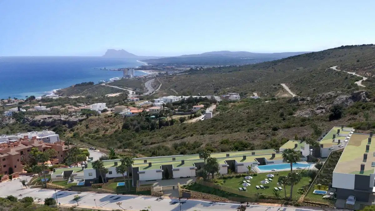 3-Zimmer-Reihenhaus mit 2 Badezimmern, Panoramablick auf das Meer und Resort-Annehmlichkeiten in Manilva