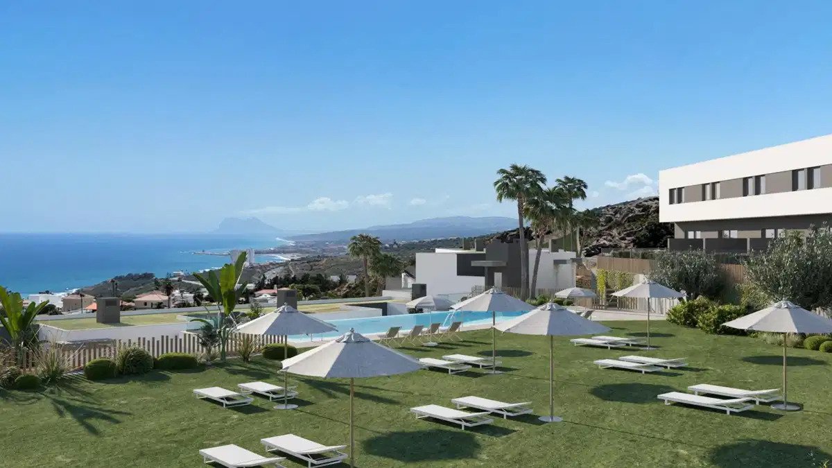 3-Zimmer-Reihenhaus mit 2 Badezimmern, Panoramablick auf das Meer und Resort-Annehmlichkeiten in Manilva