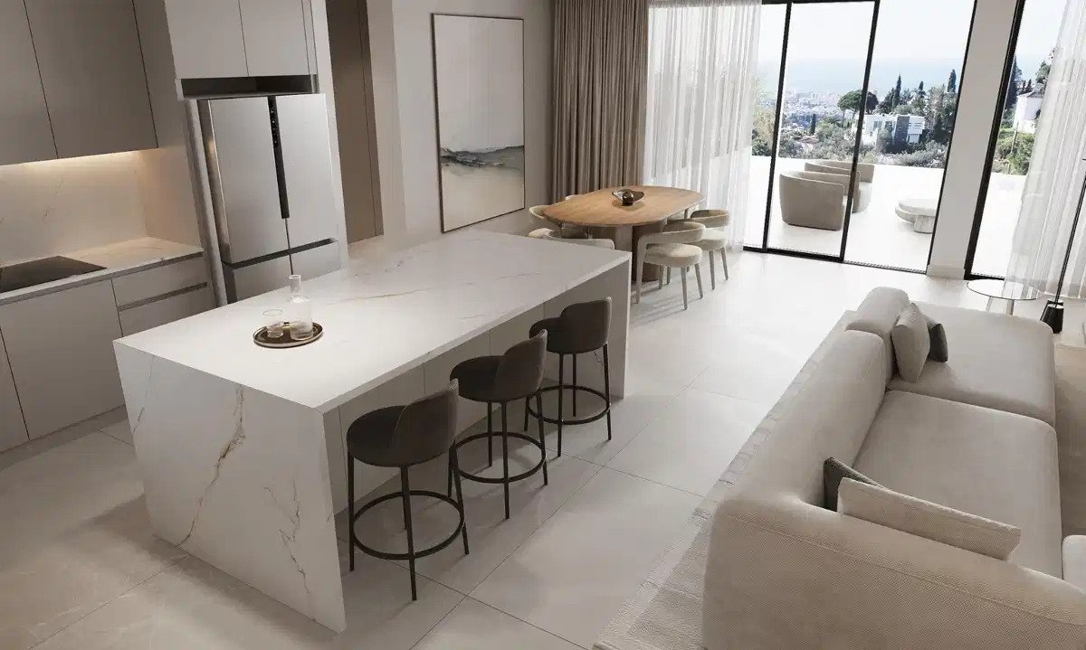 4-Zimmer, 4-Bad-Penthouse mit Panoramablick auf das Meer und luxuriösen Annehmlichkeiten in der Nähe von Estepona