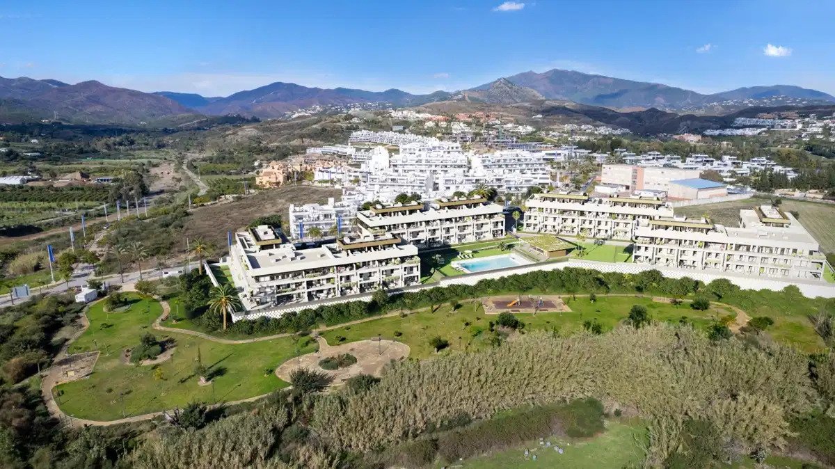 3-Zimmer, 2-Bad Penthouse mit Meerblick und Zugang zum Clubhaus in Cancelada, Estepona