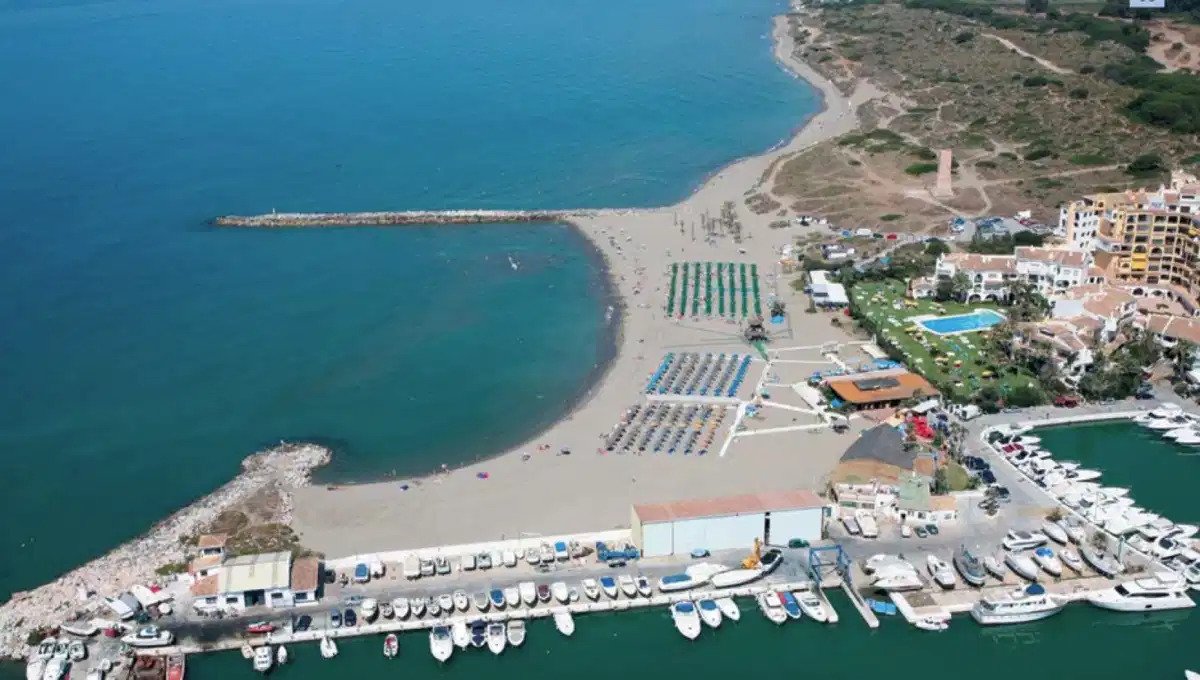 3-Zimmer, 2-Bad Wohnung im Erdgeschoss mit Panoramablick auf das Meer in Cabopino