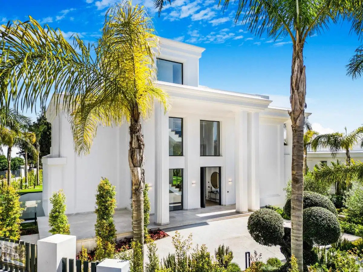 6-Schlafzimmer, 6-Badezimmer Luxusvilla in Lomas de Marbella Club mit Panoramablick auf das Meer