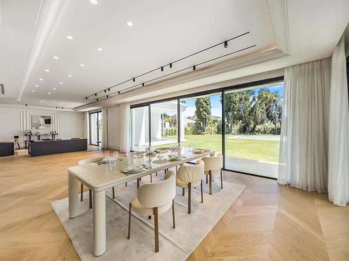 6-Schlafzimmer, 6-Badezimmer Luxusvilla in Lomas de Marbella Club mit Panoramablick auf das Meer