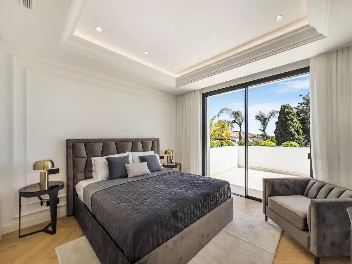 6-Schlafzimmer, 6-Badezimmer Luxusvilla in Lomas de Marbella Club mit Panoramablick auf das Meer