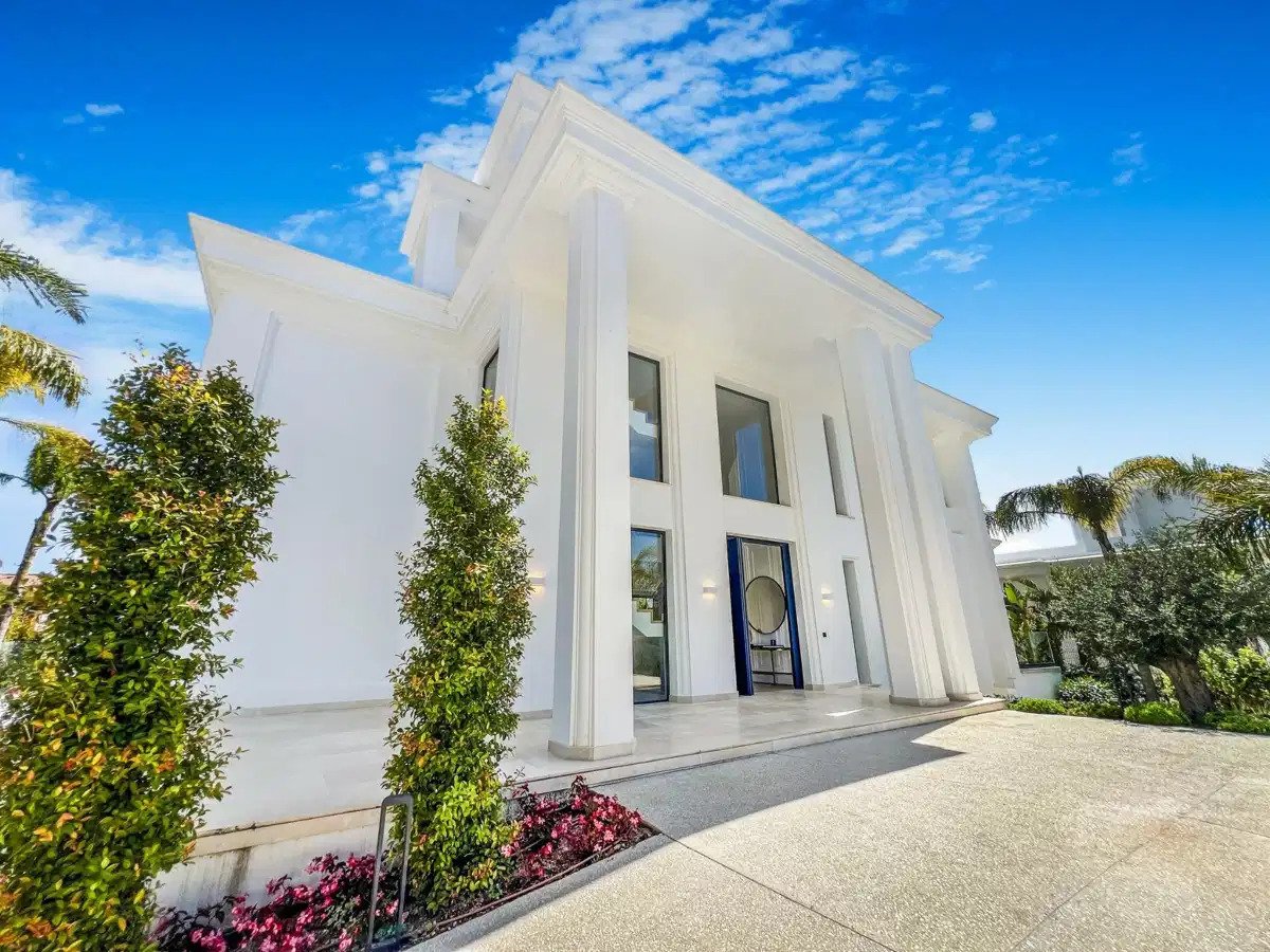 6-Schlafzimmer, 6-Badezimmer Luxusvilla in Lomas de Marbella Club mit Panoramablick auf das Meer