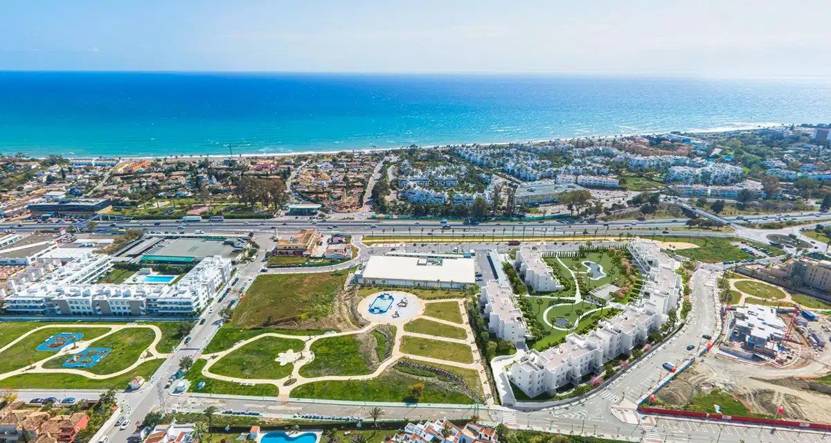 3-Zimmer, 2-Bad Wohnung im Erdgeschoss mit Meer- und Bergblick in der Nähe von Estepona