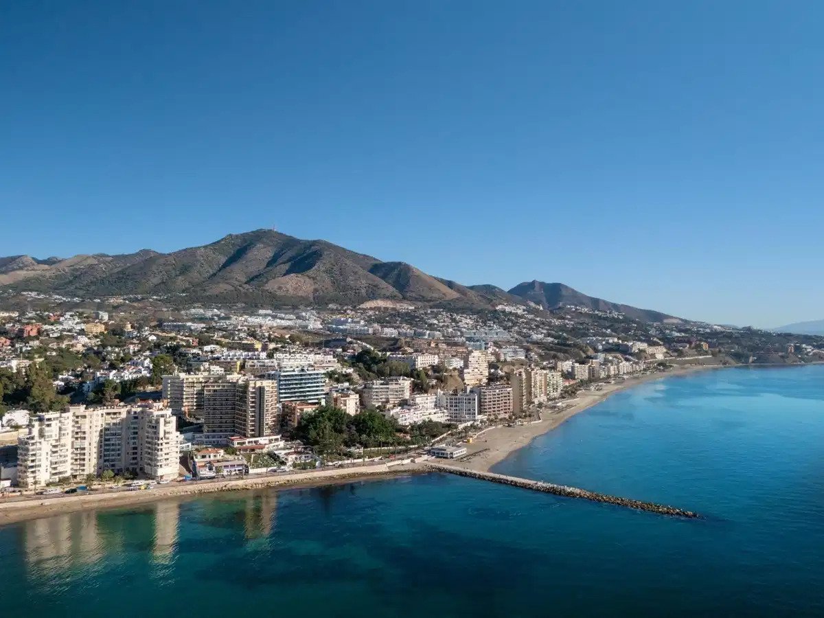 2-Zimmer, 2-Bad Wohnung mit Panoramablick auf das Meer in Carvajal, Fuengirola