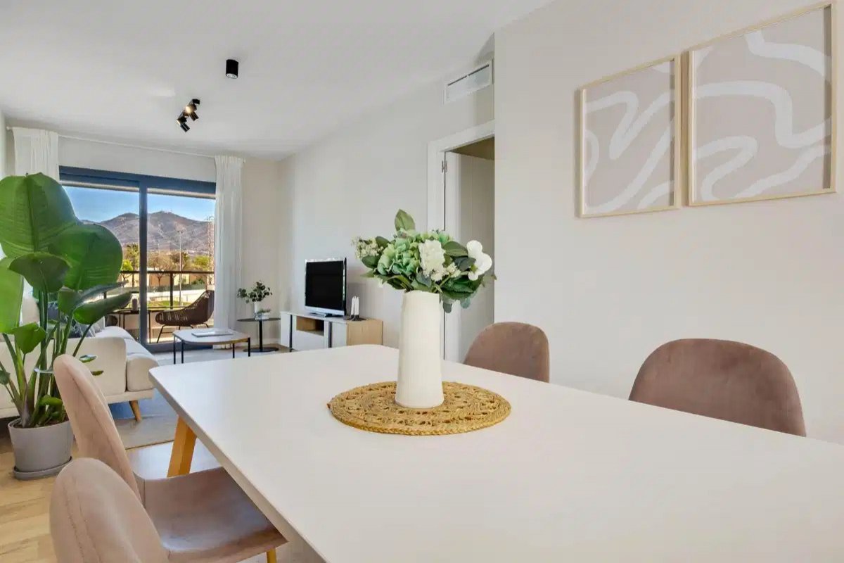 3-Zimmer, 2-Bad Erdgeschosswohnung mit Terrasse und Abstellraum in Las Lagunas de Mijas