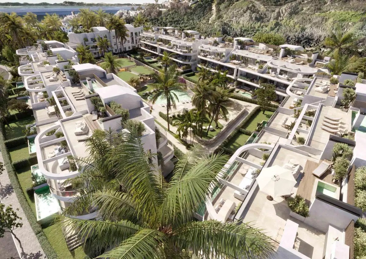 3-Zimmer, 2-Bad Luxus Erdgeschosswohnung mit Resort-Annehmlichkeiten in Estepona West