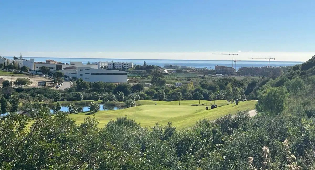 5-Schlafzimmer, 5-Badezimmer Luxusvilla mit Panoramablick auf das Meer und den Golf in Estepona