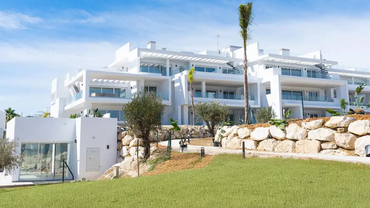 2-Zimmer, 2-Bad Wohnung im exklusiven Casares Lagoon Komplex