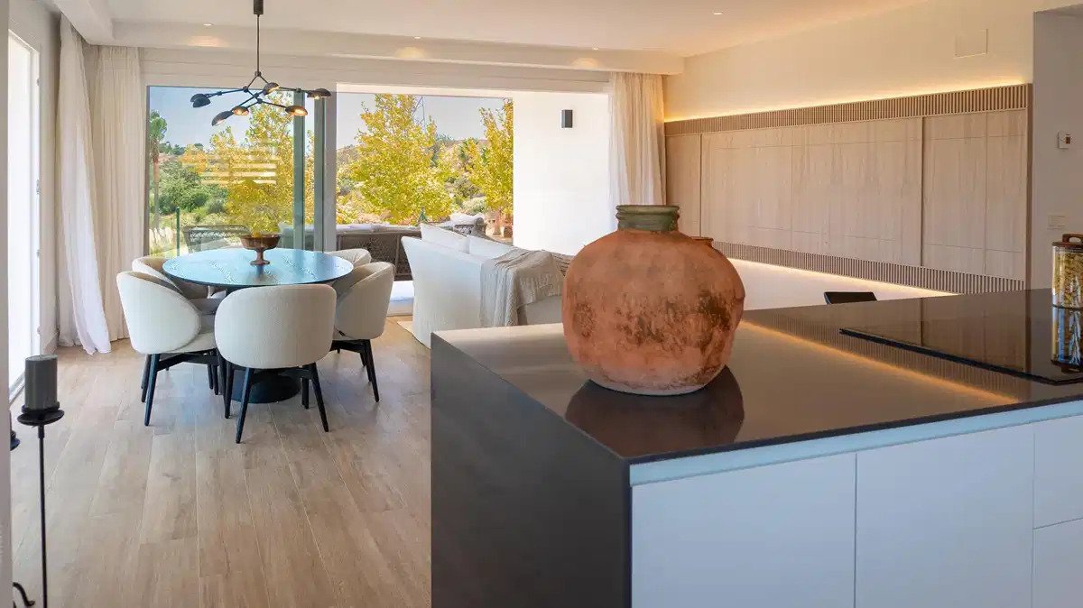 2-Zimmer, 2-Bad Wohnung im exklusiven Casares Lagoon Komplex
