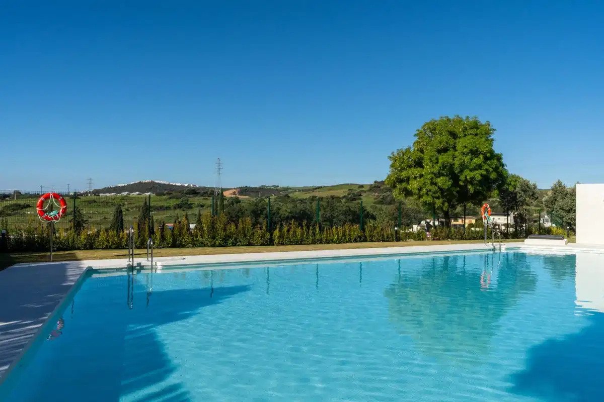 2-Zimmer, 2-Bad, Erdgeschosswohnung mit Panoramablick auf den Golfplatz in Estepona Golf