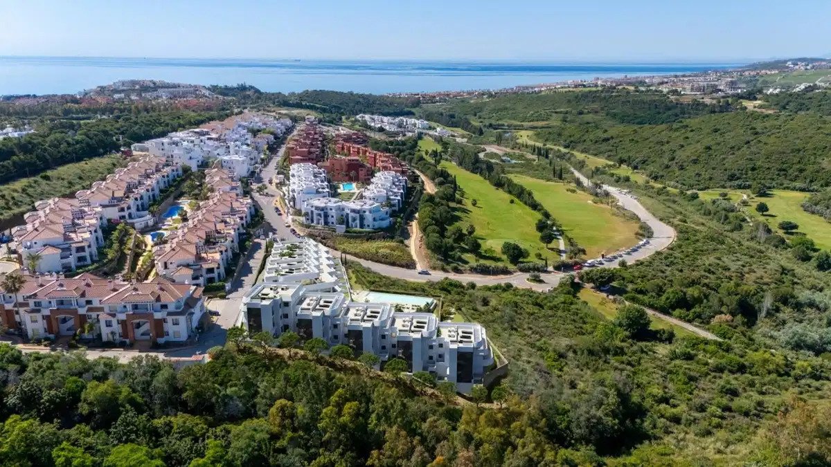 3-Zimmer, 2-Bad-Wohnung mit Panoramablick auf das Meer und den Golf im Casares Golf Resort