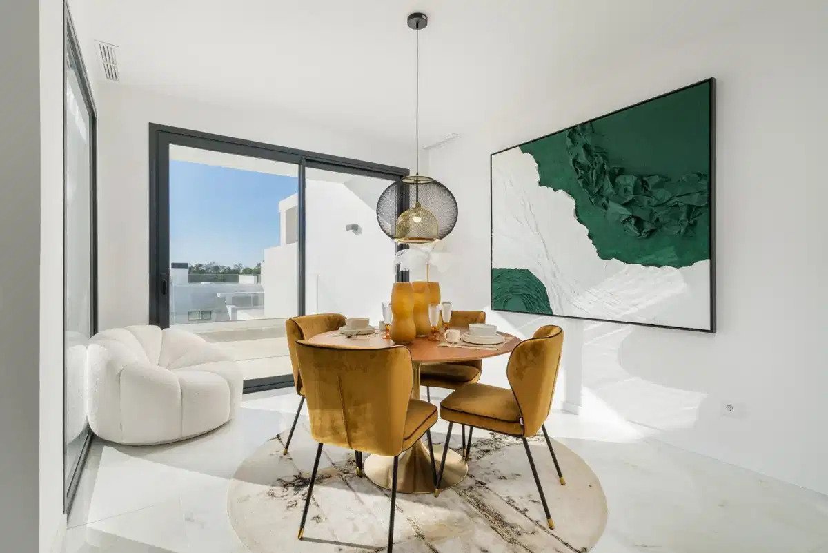 3-Zimmer, 2-Bad-Penthouse mit großzügigen Terrassen in der Nähe des Arroyo Vaquero Strandes, Estepona