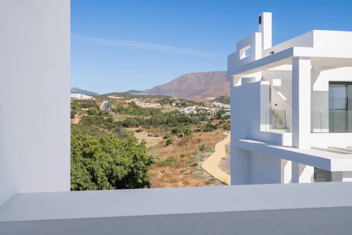 3-Zimmer, 2-Bad-Penthouse mit großzügigen Terrassen in der Nähe des Arroyo Vaquero Strandes, Estepona