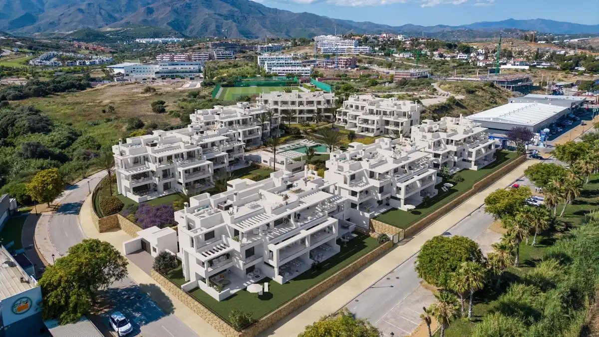 3-Zimmer, 2-Bad-Penthouse mit großzügigen Terrassen in der Nähe des Arroyo Vaquero Strandes, Estepona