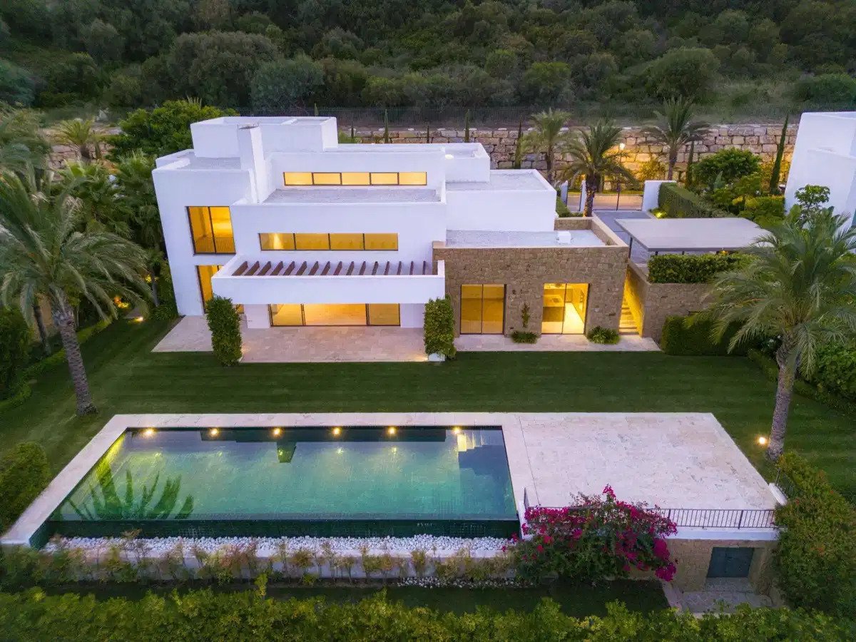 5-Zimmer, 5-Bad Villa im Ibiza-Stil mit Golf- und Bergblick bei Finca Cortesín, Casares