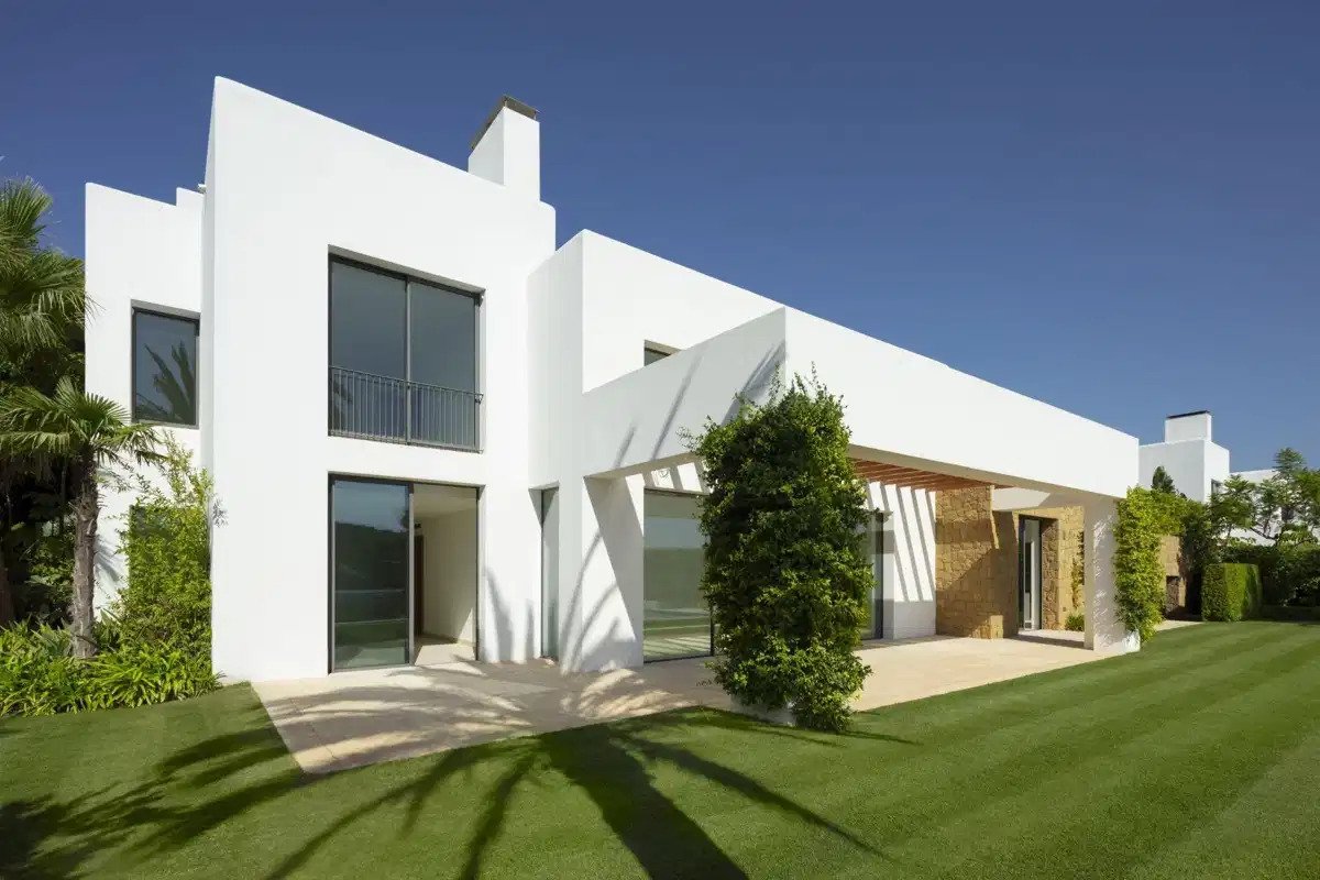 5-Zimmer, 5-Bad Villa im Ibiza-Stil mit Golf- und Bergblick bei Finca Cortesín, Casares
