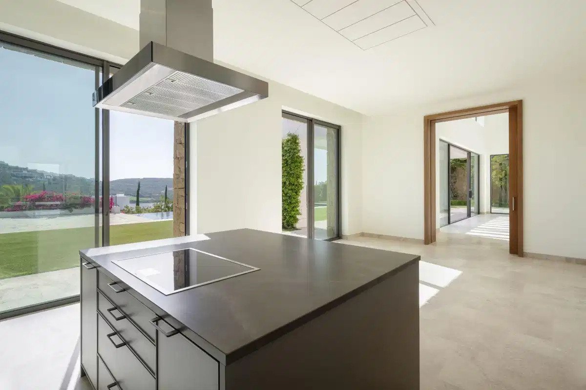 5-Zimmer, 5-Bad Villa im Ibiza-Stil mit Golf- und Bergblick bei Finca Cortesín, Casares