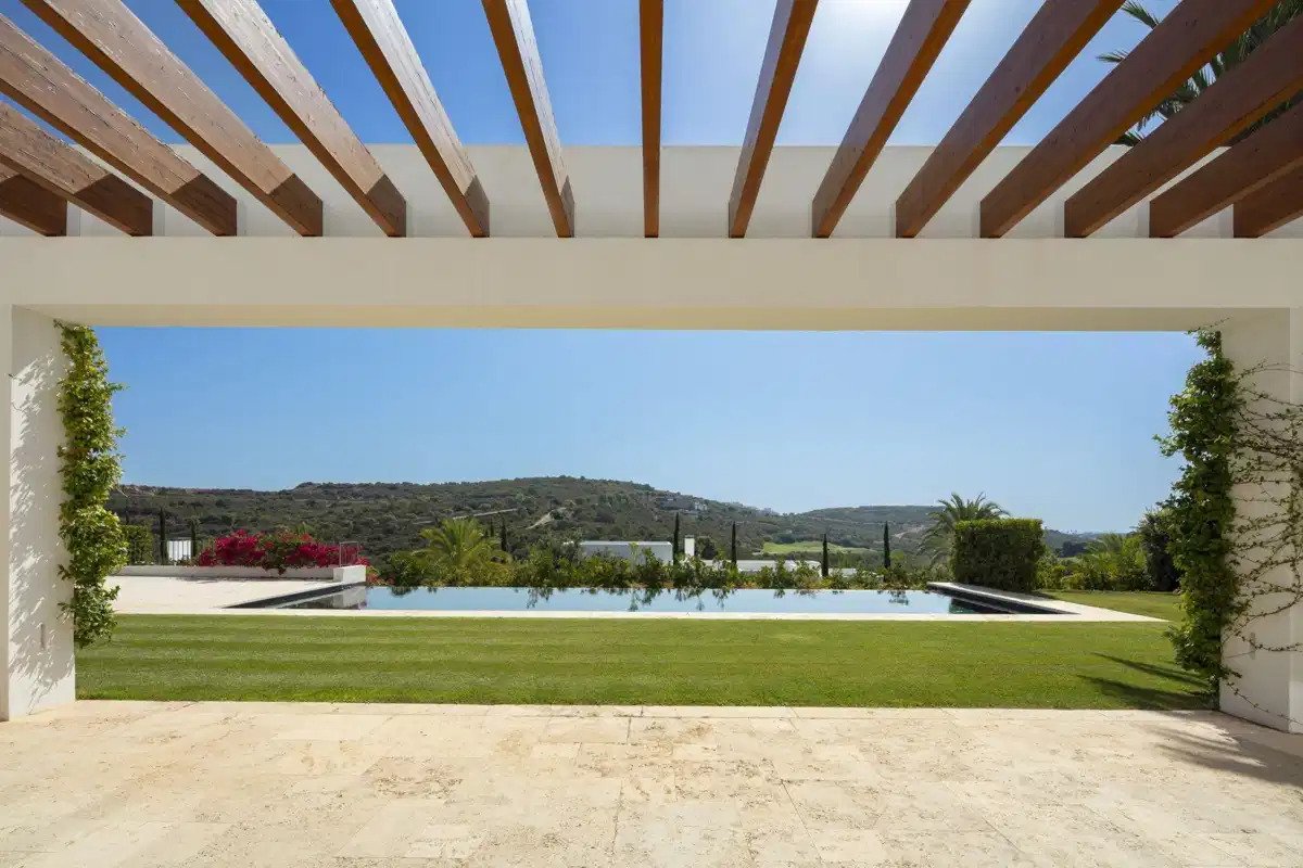 5-Zimmer, 5-Bad Villa im Ibiza-Stil mit Golf- und Bergblick bei Finca Cortesín, Casares