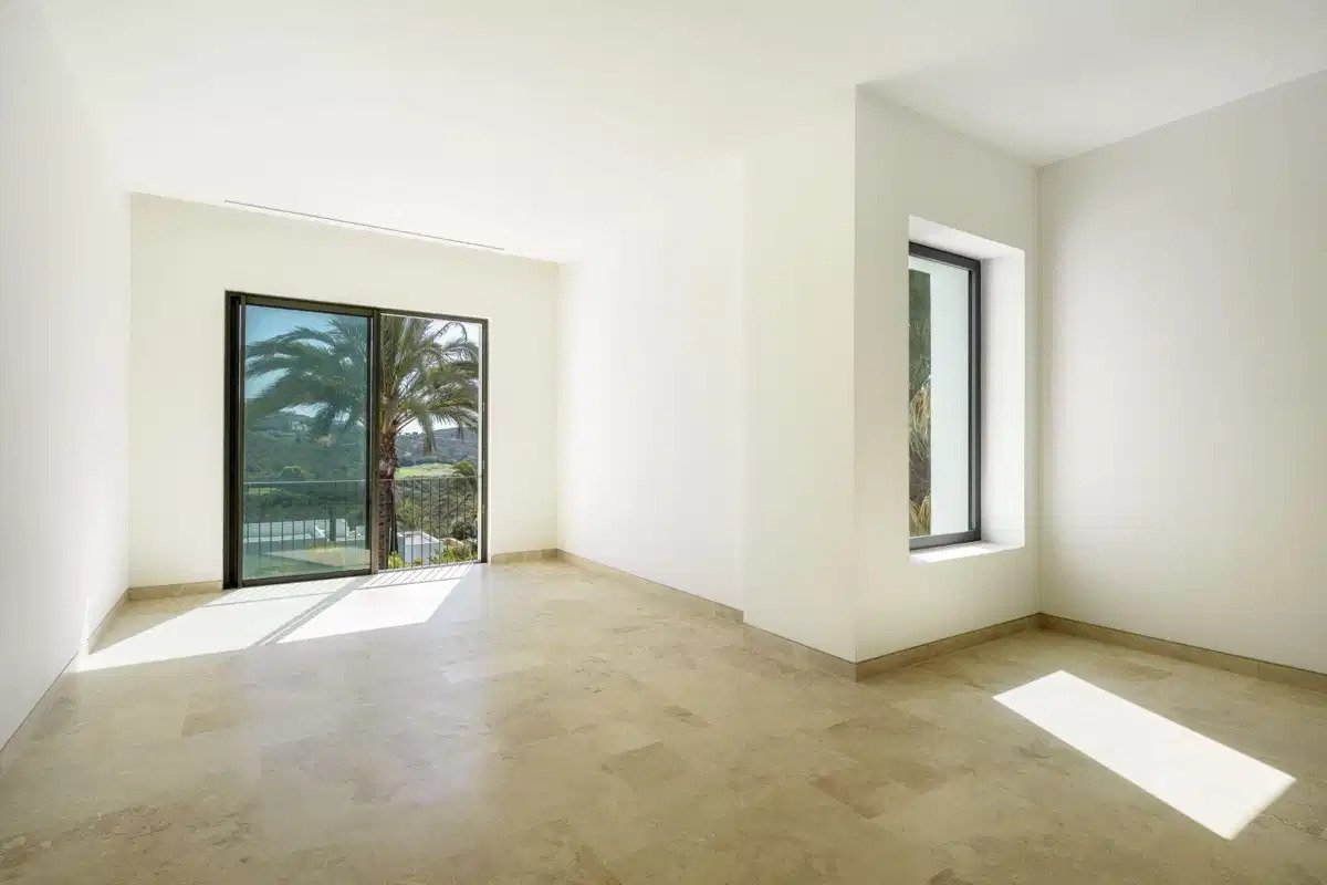 5-Zimmer, 5-Bad Villa im Ibiza-Stil mit Golf- und Bergblick bei Finca Cortesín, Casares