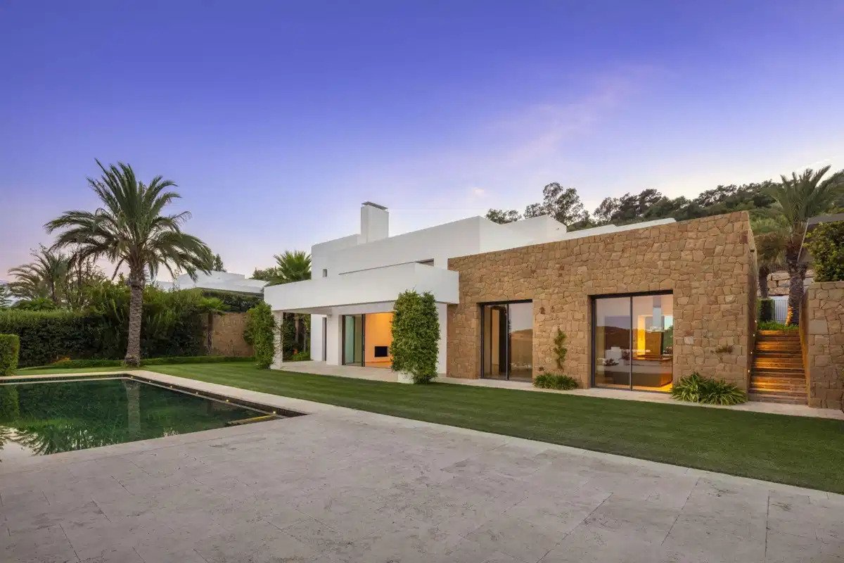 5-Zimmer, 5-Bad Villa im Ibiza-Stil mit Golf- und Bergblick bei Finca Cortesín, Casares