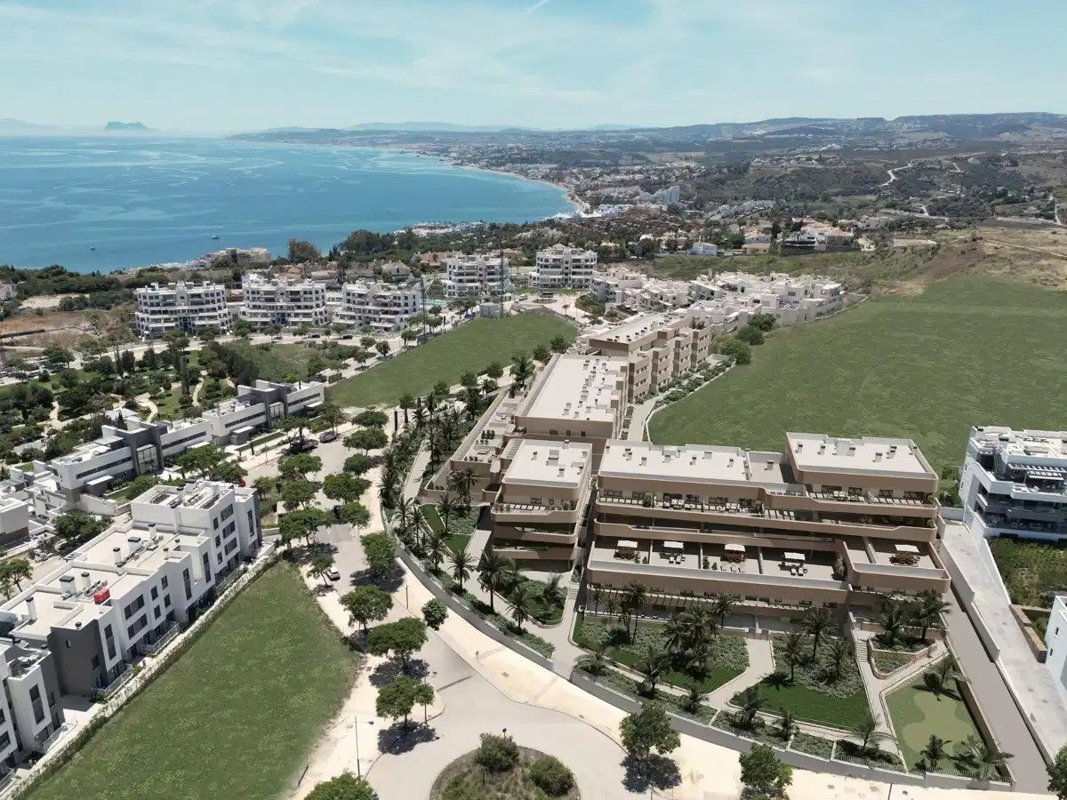 3-Zimmer, 2-Bad-Penthouse mit großzügigen Terrassen und hochwertigen Annehmlichkeiten in Estepona