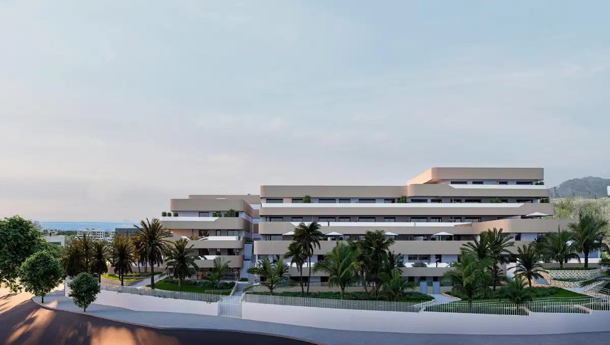 3-Zimmer, 2-Bad-Penthouse mit großzügigen Terrassen und hochwertigen Annehmlichkeiten in Estepona