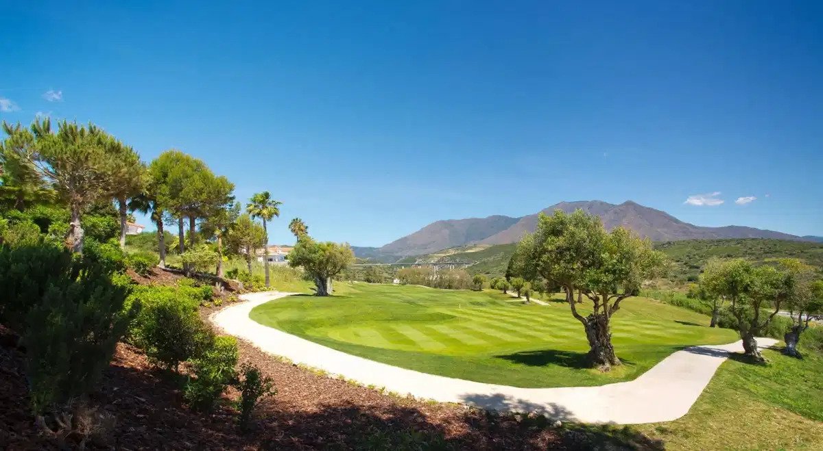 3-Zimmer, 2-Bad-Penthouse in der Nähe des Estepona Golf mit Panoramablick auf die Küste