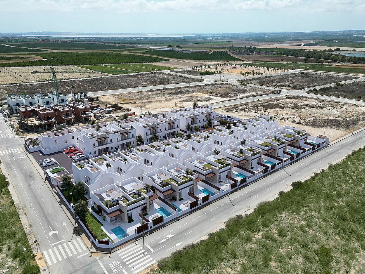 Moderne Neubau-Häuser mit Dachterrasse am Sport- & Golf-Resort