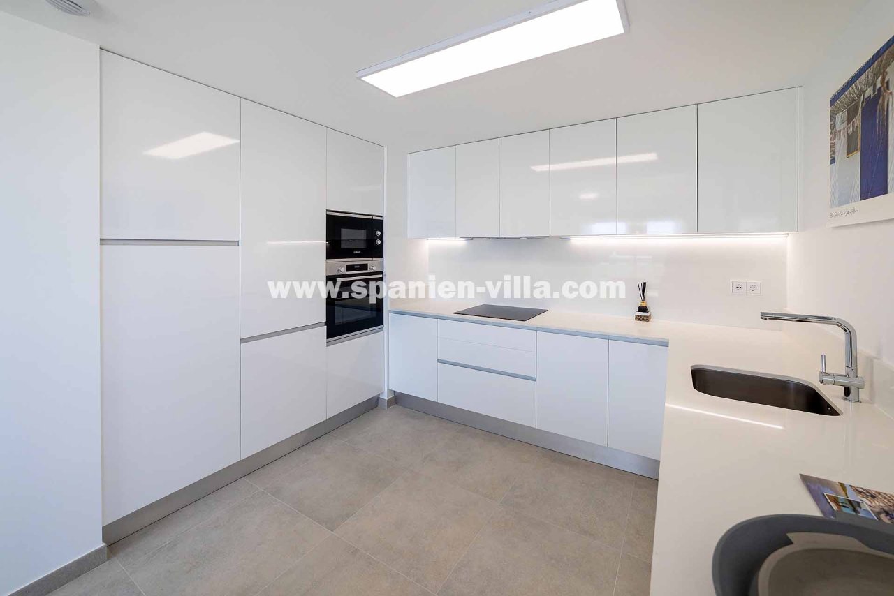 Großzügiges NEUBAU-Apartment fußläufig zum Traum-Strand!