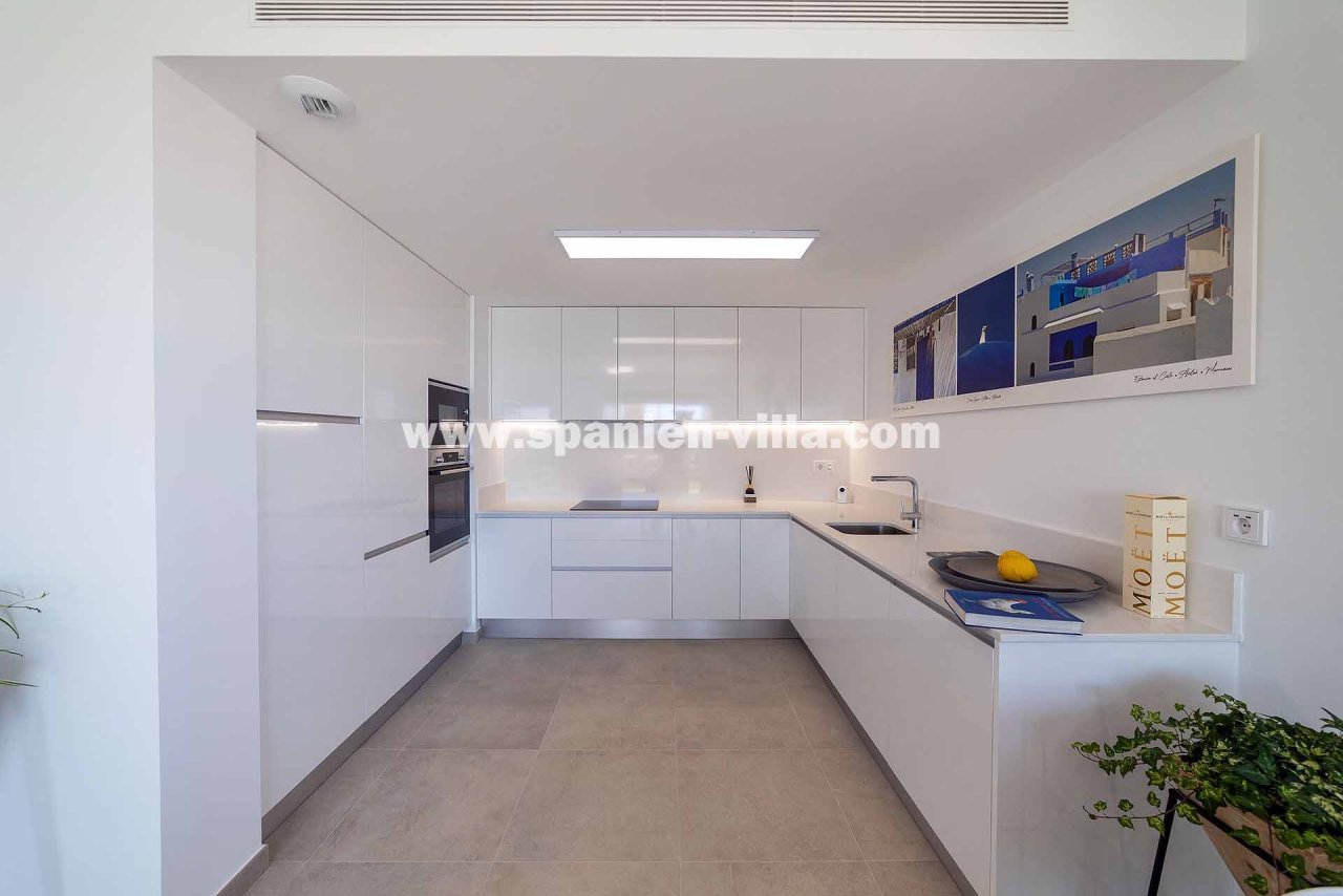 Großzügiges NEUBAU-Apartment fußläufig zum Traum-Strand!