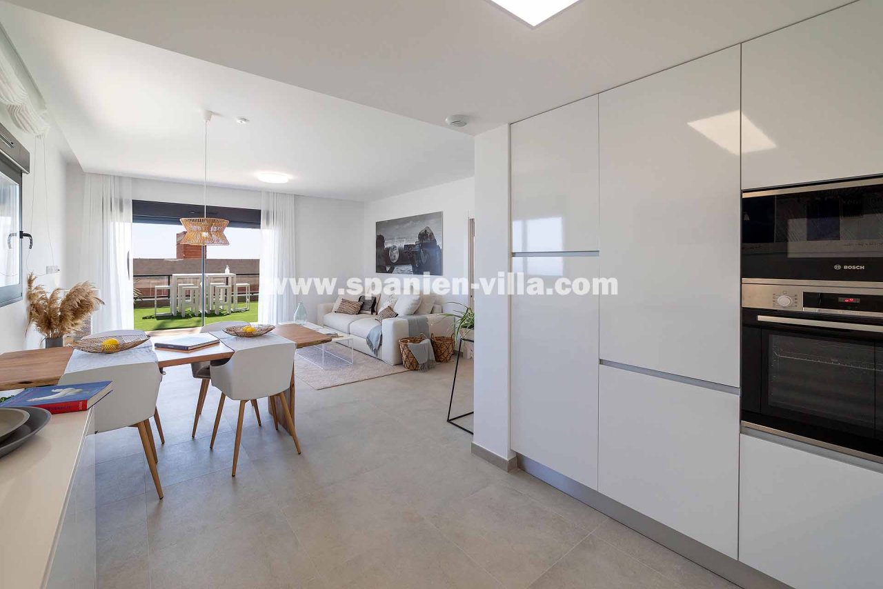 Großzügiges NEUBAU-Apartment fußläufig zum Traum-Strand!