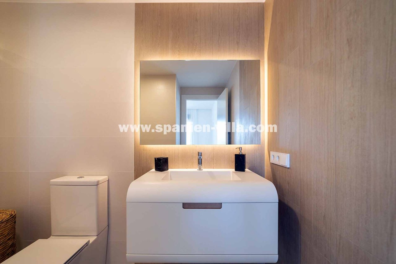 Großzügiges NEUBAU-Apartment fußläufig zum Traum-Strand!