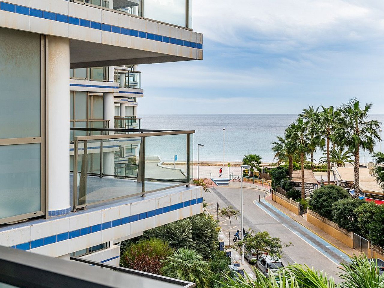Penthouse mit riesigen Terrassen direkt am Strand - Meerblick